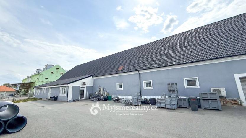 Prodej výrobních prostor, Tavíkovice, 2425 m2