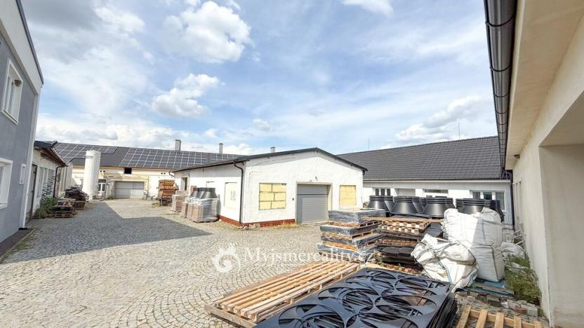 Prodej výrobních prostor, Tavíkovice, 2425 m2