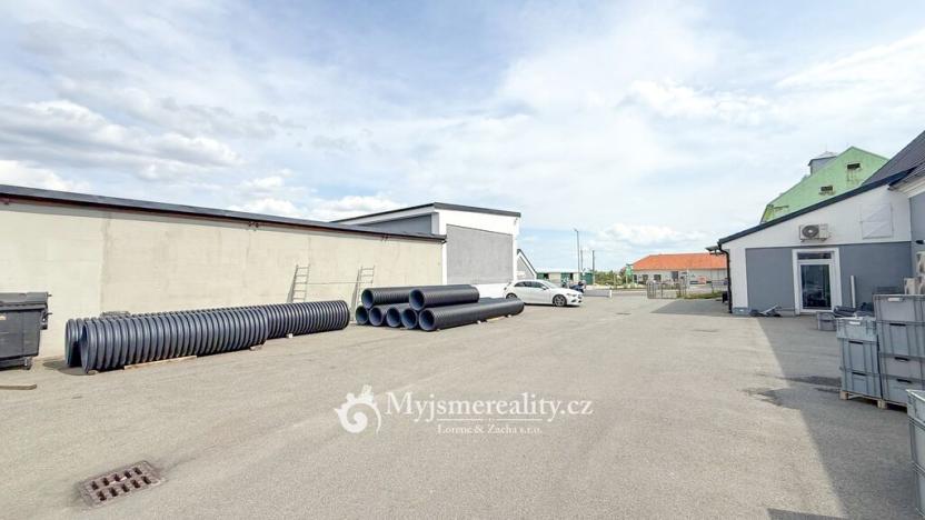 Prodej výrobních prostor, Tavíkovice, 2425 m2
