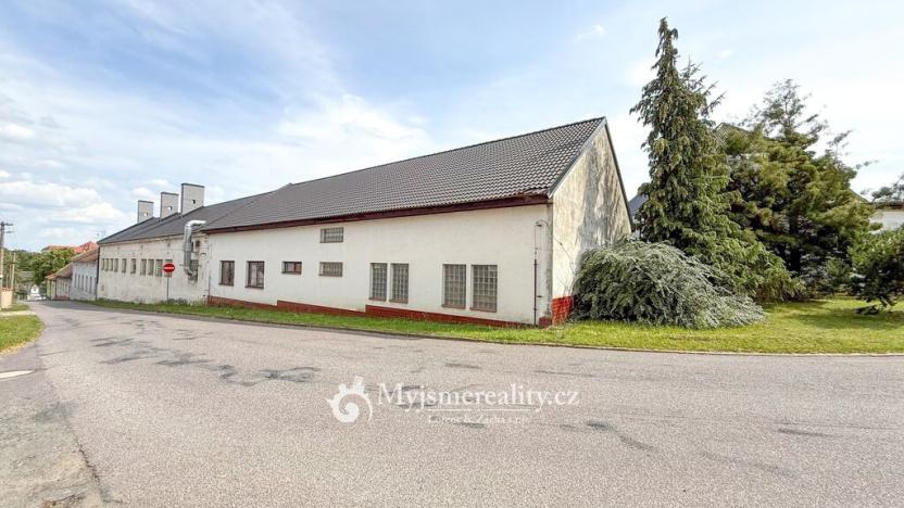 Prodej výrobních prostor, Tavíkovice, 2425 m2