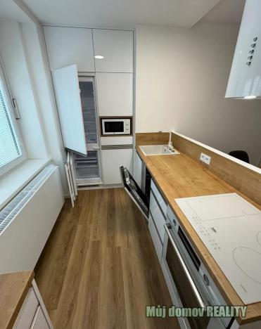Pronájem bytu 2+kk, Praha - Vršovice, Amurská, 37 m2