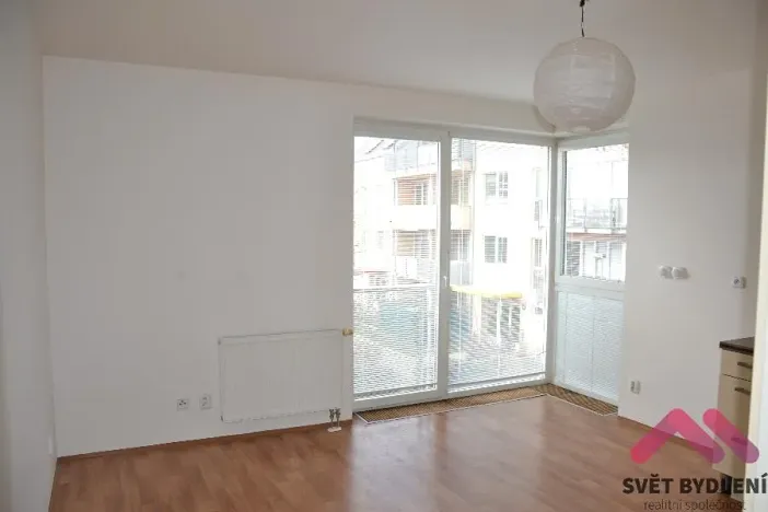 Pronájem bytu 2+kk, Praha - Kbely, Pod Nouzovem, 41 m2