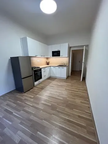 Pronájem bytu 2+kk, Praha - Žižkov, Žerotínova, 44 m2