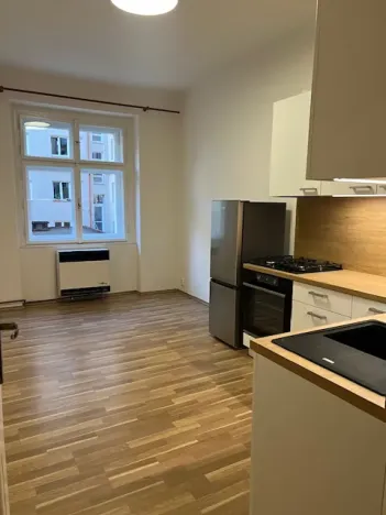 Pronájem bytu 2+kk, Praha - Žižkov, Žerotínova, 44 m2