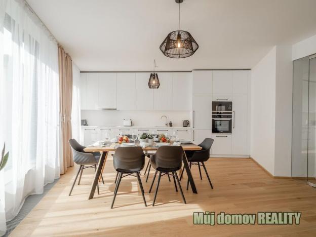 Pronájem bytu 3+kk, Praha - Holešovice, Komunardů, 106 m2