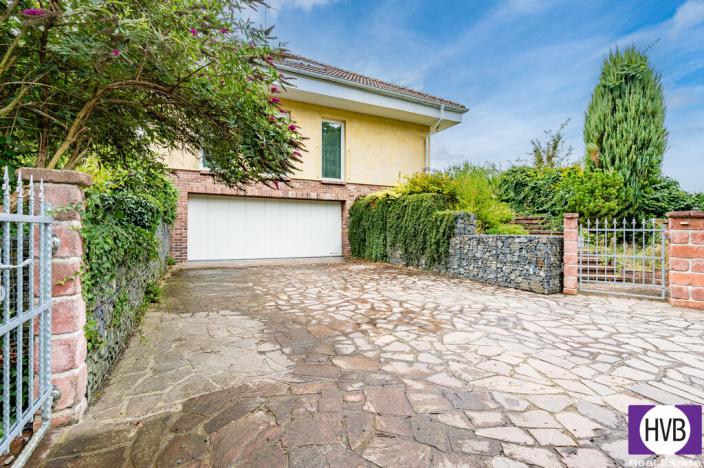 Prodej vícegeneračního domu, Podolanka, Pod Strání, 333 m2