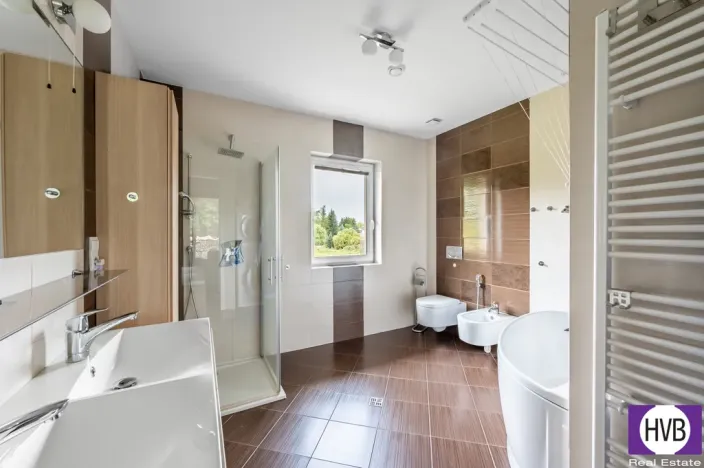 Prodej vícegeneračního domu, Podolanka, Pod Strání, 333 m2