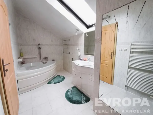 Prodej rodinného domu, Nižbor - Stradonice, Stradonice, 260 m2