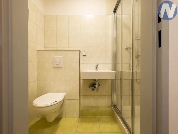 Prodej komerční nemovitosti, Husinec, Komenského, 1500 m2