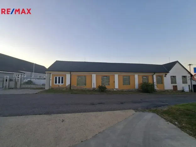Prodej výrobních prostor, Tavíkovice, 4653 m2
