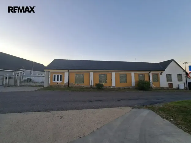 Prodej výrobních prostor, Tavíkovice, 4653 m2