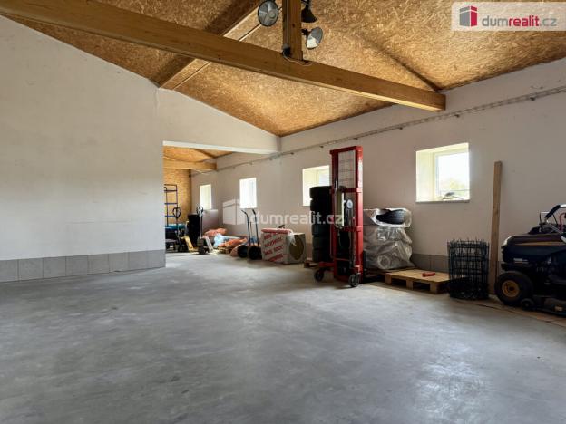 Prodej kanceláře, Pravčice, 840 m2