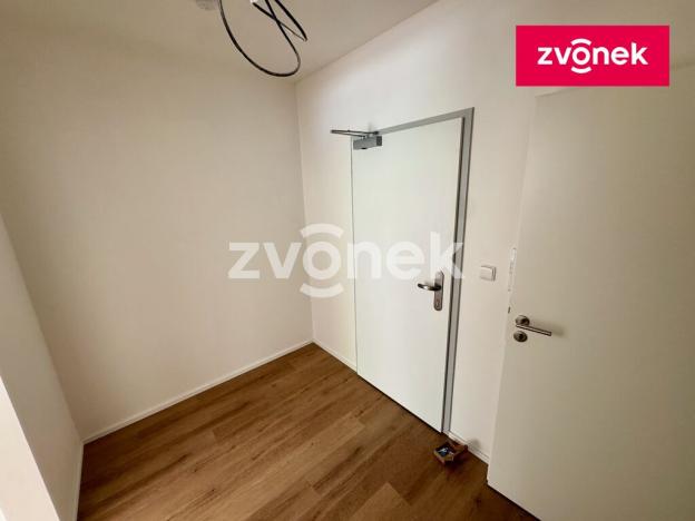 Pronájem kanceláře, Zlín, Nad Stráněmi, 72 m2