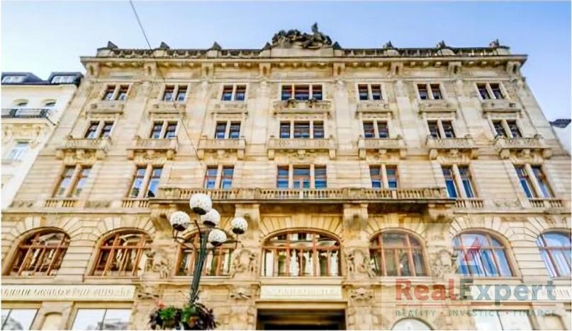 Pronájem kanceláře, Praha - Staré Město, 28. října, 630 m2