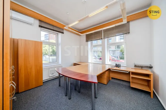 Pronájem kanceláře, Ostrava, Starobělská, 250 m2