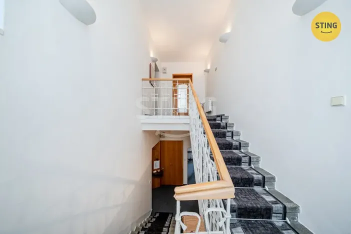 Pronájem kanceláře, Ostrava, Starobělská, 250 m2