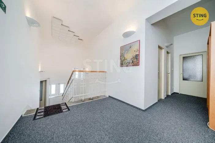 Pronájem kanceláře, Ostrava, Starobělská, 250 m2