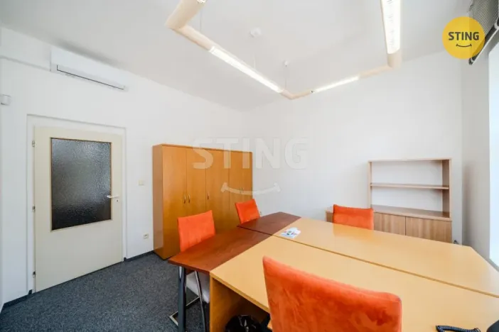 Pronájem kanceláře, Ostrava, Starobělská, 250 m2