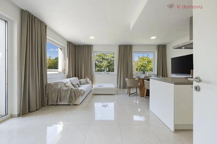 Prodej bytu 3+kk, Praha - Zbraslav, Na Baních, 78 m2