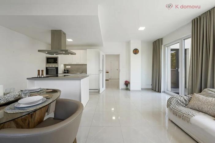 Prodej bytu 3+kk, Praha - Zbraslav, Na Baních, 78 m2