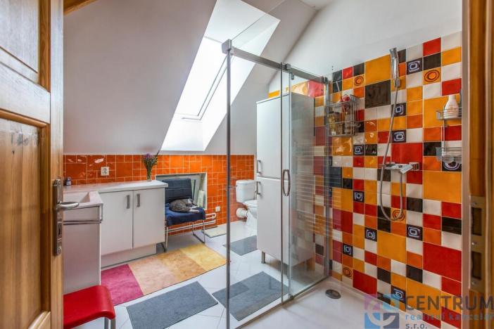 Prodej rodinného domu, Loukovec, 215 m2