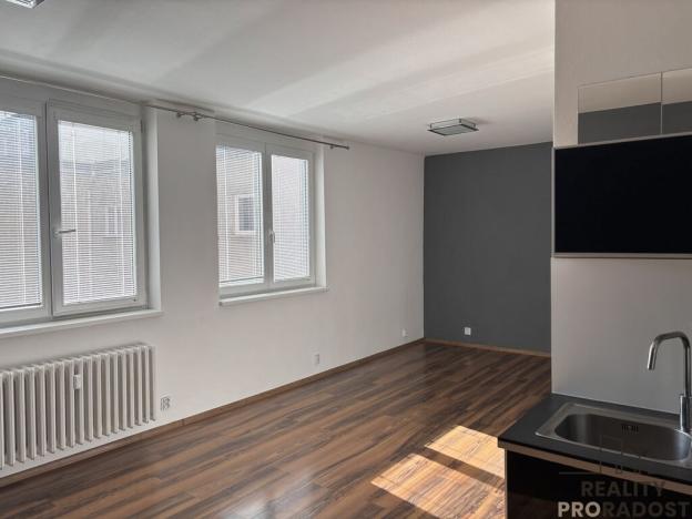 Pronájem bytu 1+kk, Ostrava, 30. dubna, 35 m2