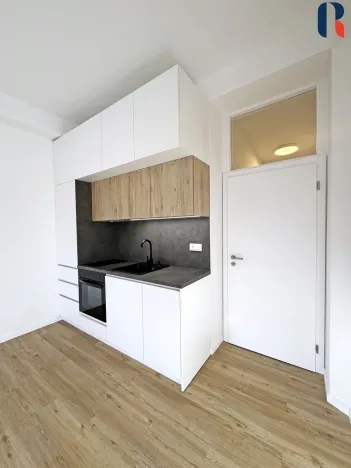 Pronájem bytu 1+kk, Praha - Braník, Branická, 30 m2