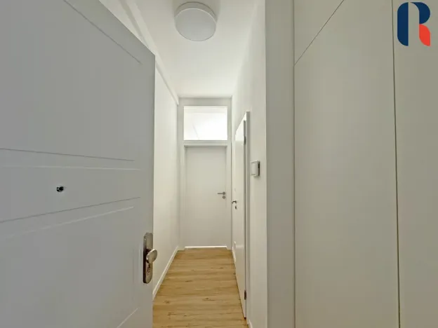 Pronájem bytu 1+kk, Praha - Braník, Branická, 30 m2