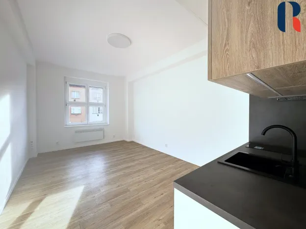 Pronájem bytu 1+kk, Praha - Braník, Branická, 30 m2