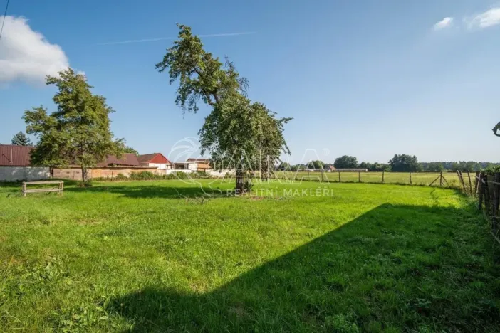 Prodej pozemku pro bydlení, Kladruby nad Labem - Bílé Vchynice, 1300 m2