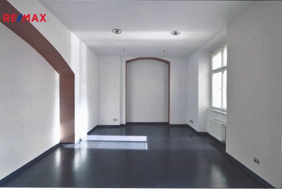 Pronájem obchodního prostoru, Praha - Staré Město, Staroměstské náměstí, 350 m2