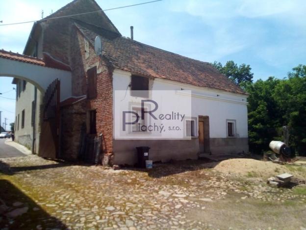 Prodej obchodního prostoru, Znojmo - Oblekovice, 1530 m2