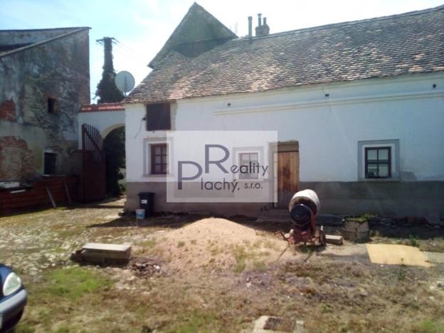 Prodej obchodního prostoru, Znojmo - Oblekovice, 1530 m2