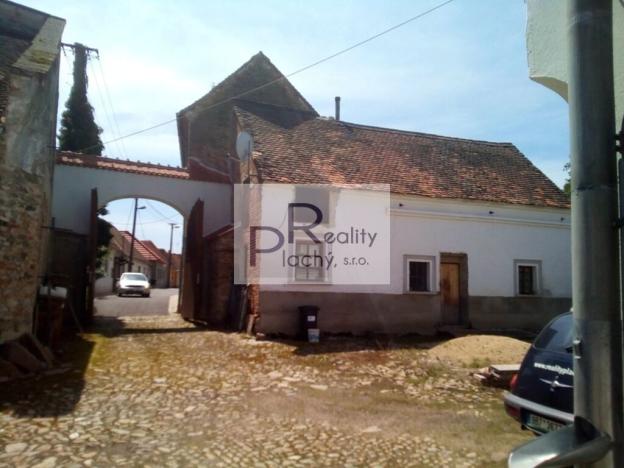 Prodej obchodního prostoru, Znojmo - Oblekovice, 1530 m2