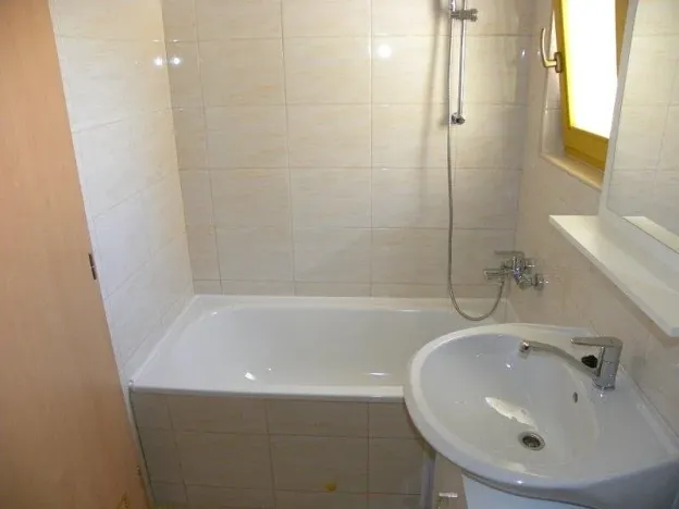 Pronájem bytu 1+kk, Jihlava, Komenského, 28 m2
