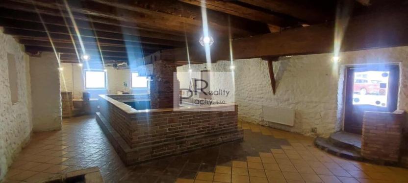 Pronájem obchodního prostoru, Znojmo, 300 m2