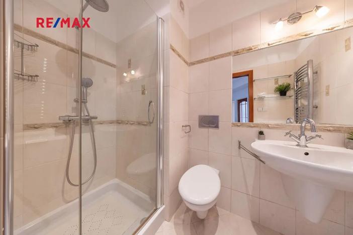 Pronájem bytu 3+1, Praha - Podolí, Jeremenkova, 80 m2