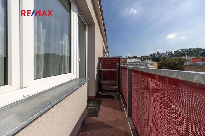 Pronájem bytu 3+1, Praha - Podolí, Jeremenkova, 80 m2