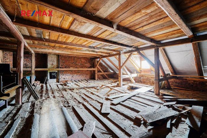 Prodej domu, Úterý, 677 m2