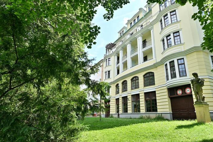 Prodej bytu 4+kk, Karlovy Vary, Zámecký vrch, 144 m2