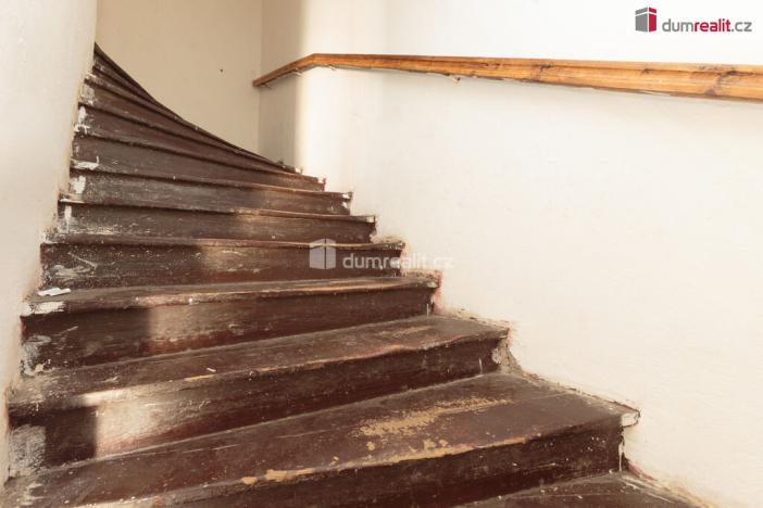 Prodej činžovního domu, Králův Dvůr, 5. května, 360 m2