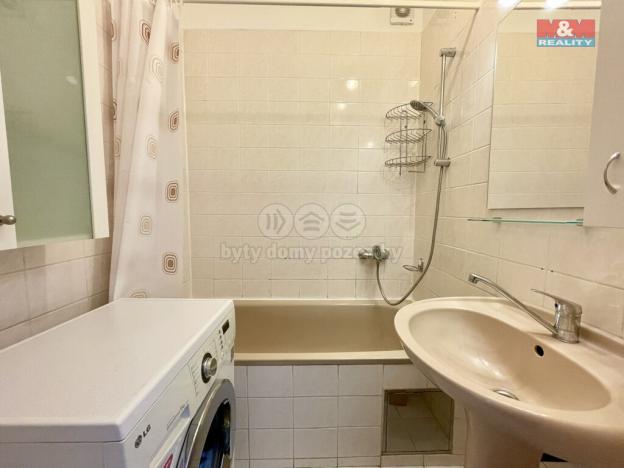 Pronájem bytu 4+1, Karlovy Vary, Moskevská, 74 m2