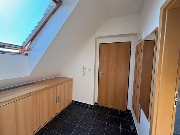 Prodej bytu 2+kk, Jesenice, Lomená, 45 m2