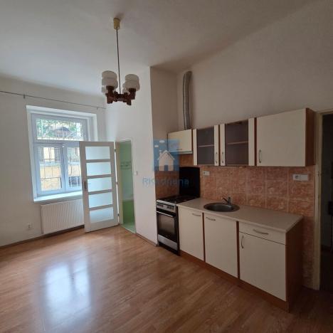 Pronájem bytu 1+1, Praha, Charkovská, 42 m2