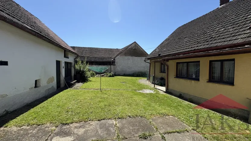 Prodej podílu 3/4 rodinného domu, Žihobce, 85 m2