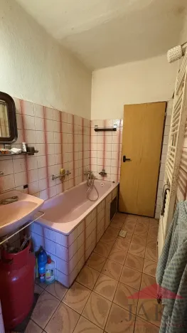 Prodej podílu 3/4 rodinného domu, Žihobce, 85 m2