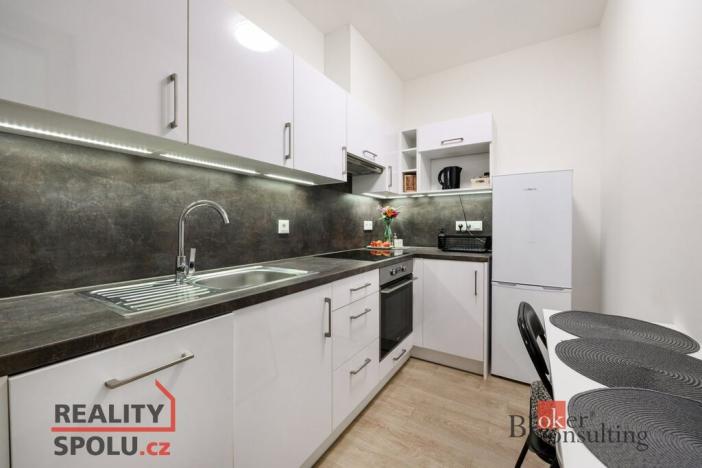 Pronájem bytu 1+kk, Plzeň - Jižní Předměstí, Na Jíkalce, 32 m2