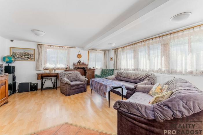 Prodej rodinného domu, Žďárec, 360 m2