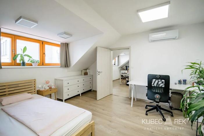 Pronájem bytu 2+kk, Jindřichův Hradec, Husova, 60 m2