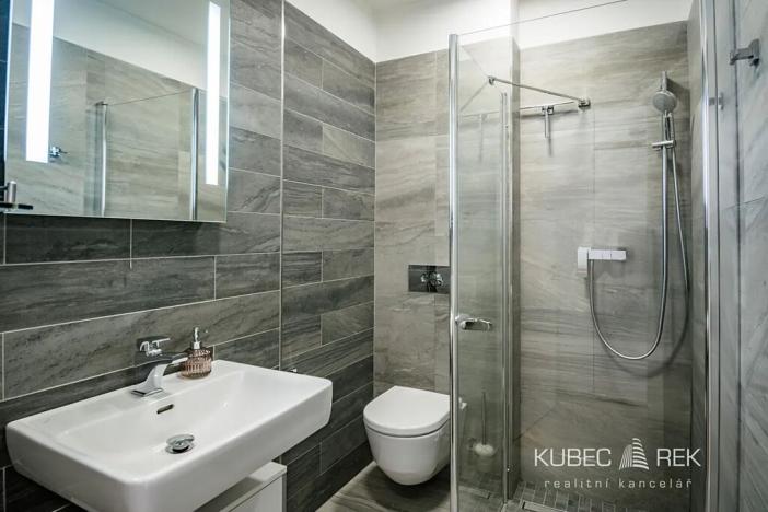 Pronájem bytu 2+kk, Jindřichův Hradec, Husova, 60 m2